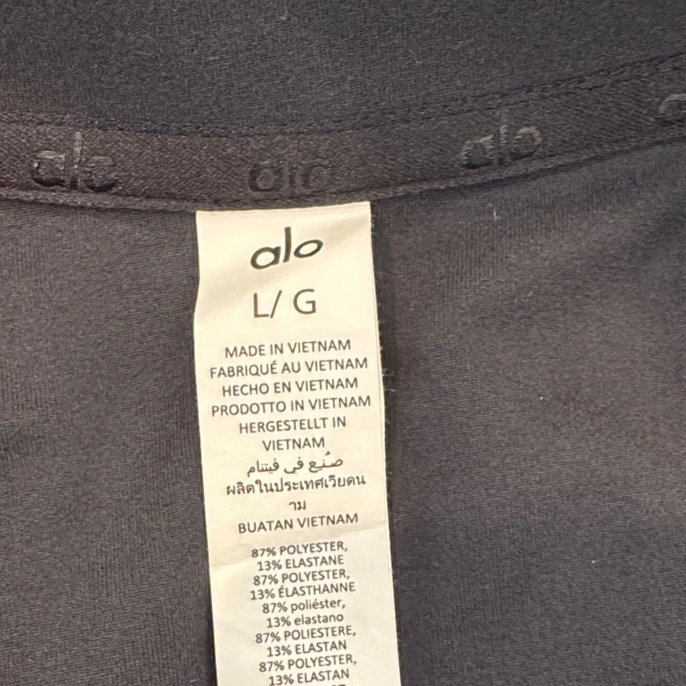 ALO Alosoft 1/2 Zip Rapid Pullover in Anthracite - Picture 4 of 6